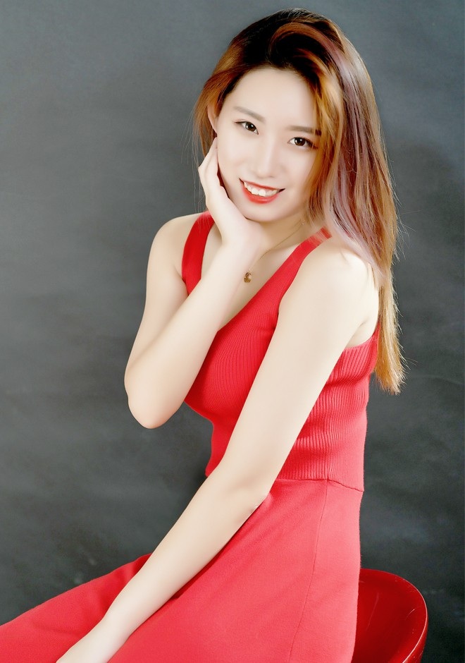 Single girl Lin 25 years old