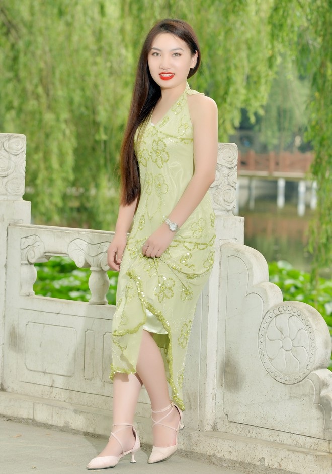 Single girl Jia 25 years old