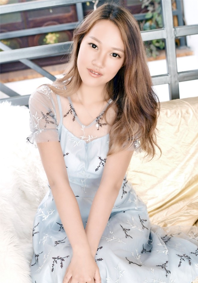 Asian bride Yiting from Liaoyang