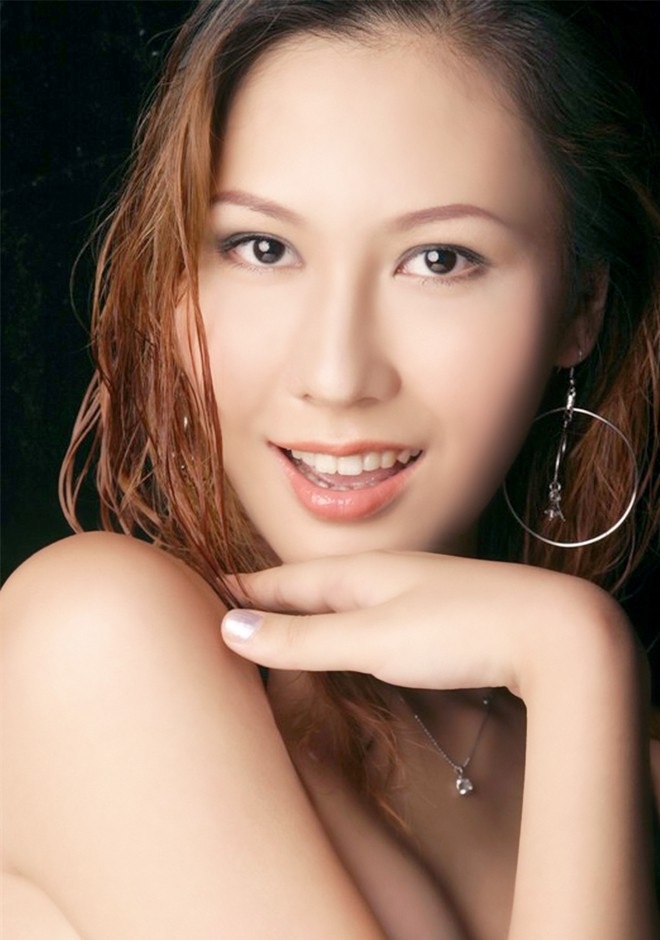 Asian bride Yingping from Zhuhai