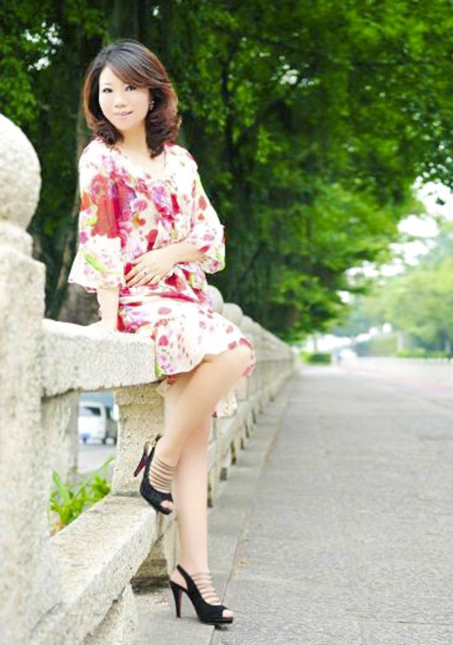 Single girl Huamin 53 years old