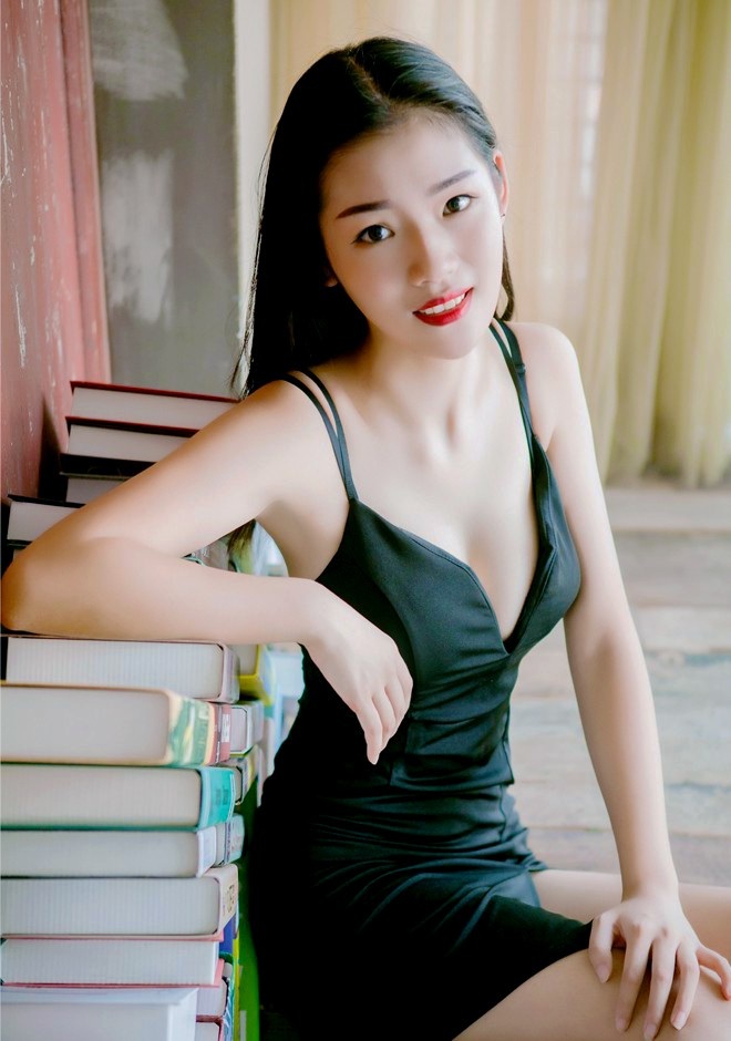 Asian bride Cang from Changsha