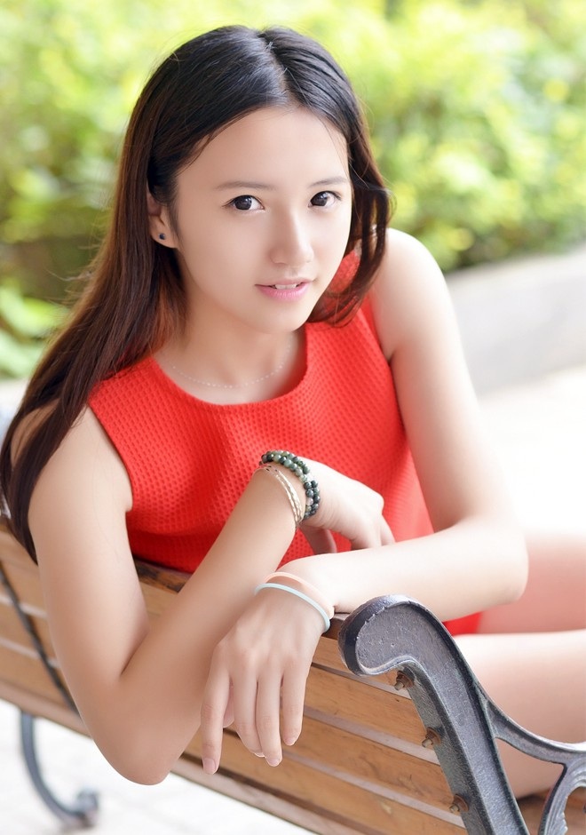 Asian bride Xiuxiang from Beijing