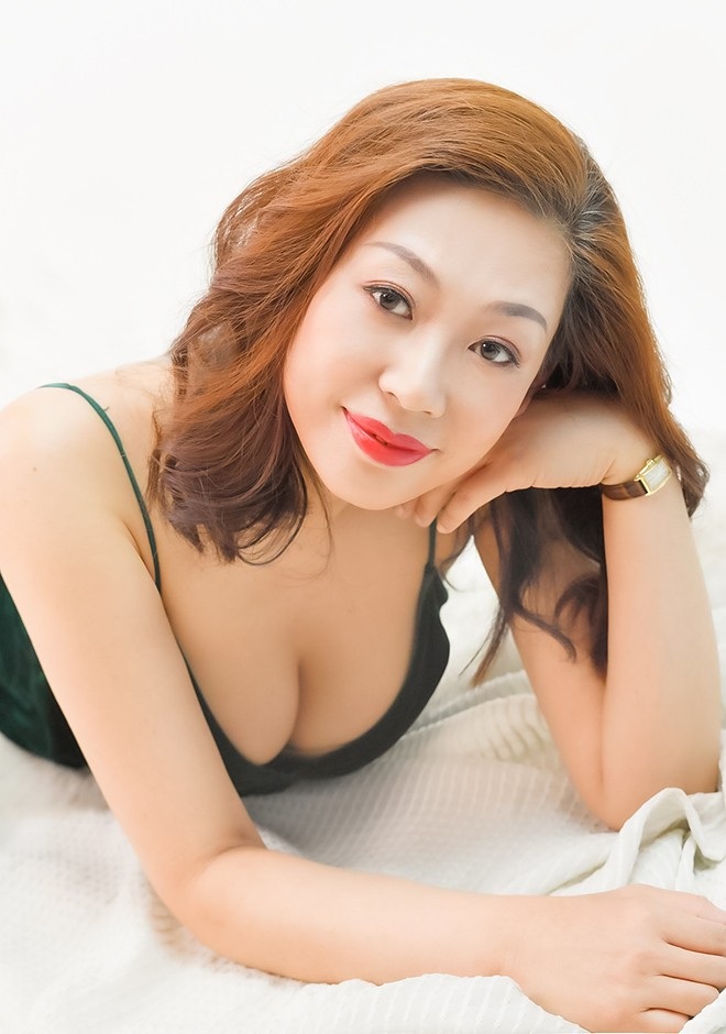 Asian bride Shuang from Shenyang