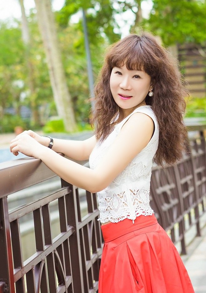 Asian bride Yuying from Zhuhai