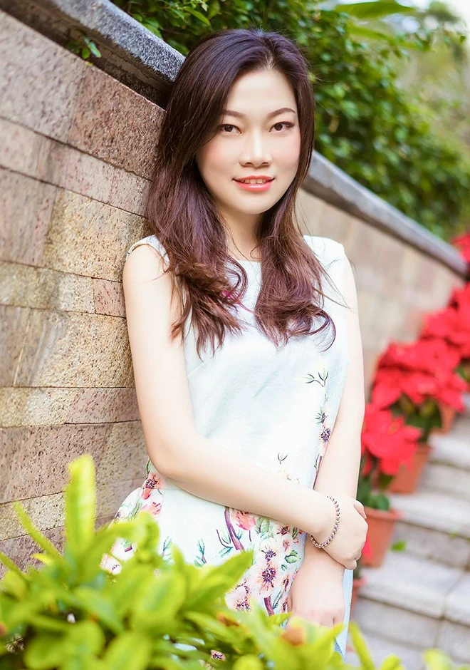 Single girl Ying 38 years old
