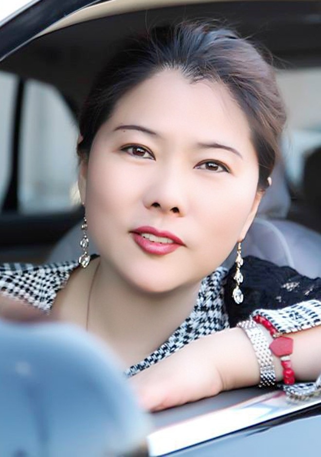 Single girl Xiaohuan 50 years old