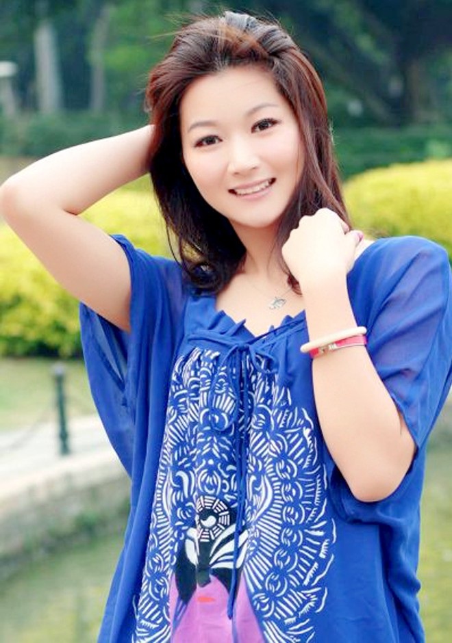 Asian bride Zixuan from Zhuhai