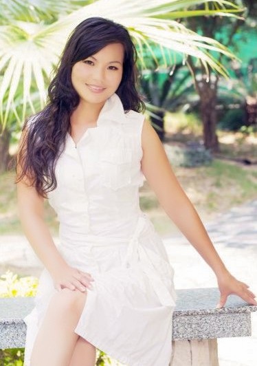 Asian bride Jieyi from Zhuhai