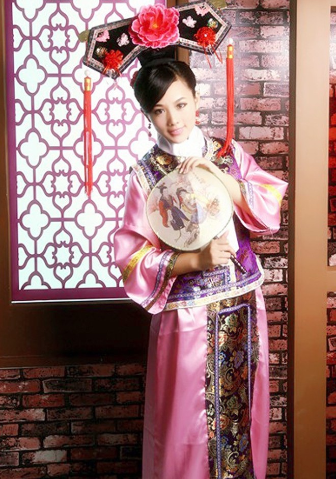 Asian bride Qi from Fushun