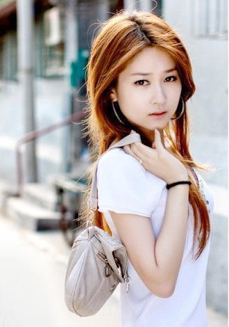 Asian bride Lu from Shenyang