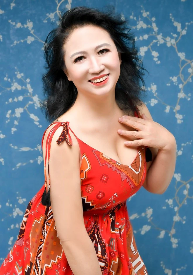 Single girl Hongmei (Joy) 57 years old