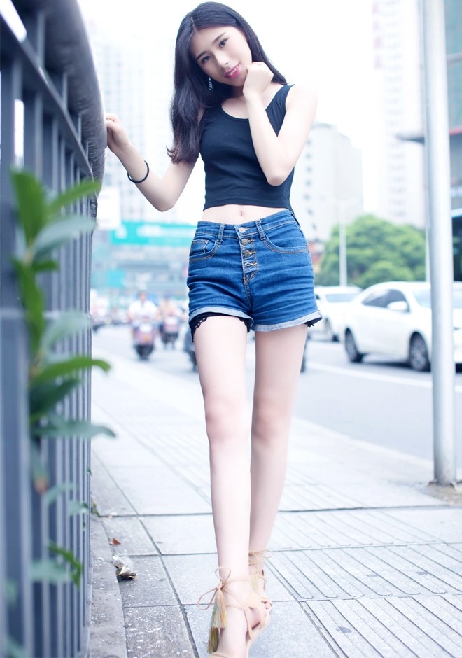 Single girl Huan 26 years old