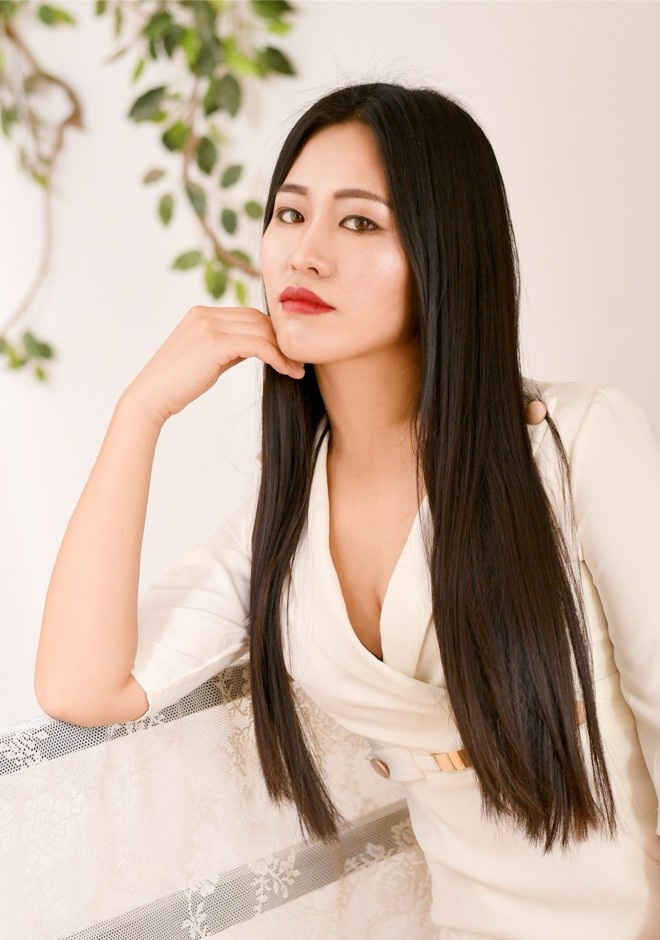 Asian bride Ming from Anshan