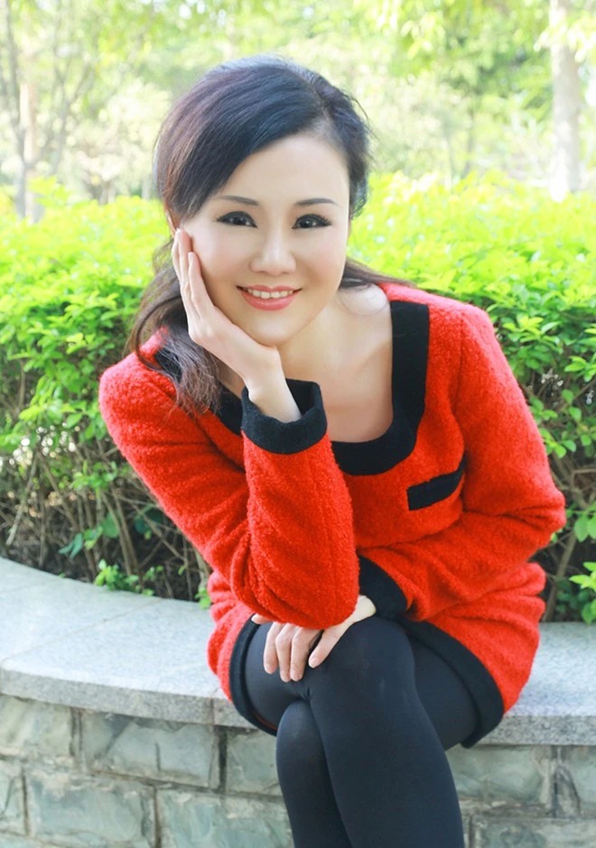 Single girl Xiaoguang 57 years old