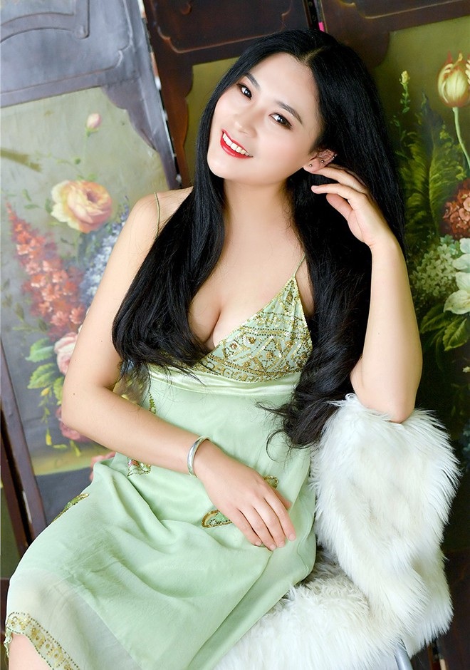 Single girl Guining (Bunny) 33 years old