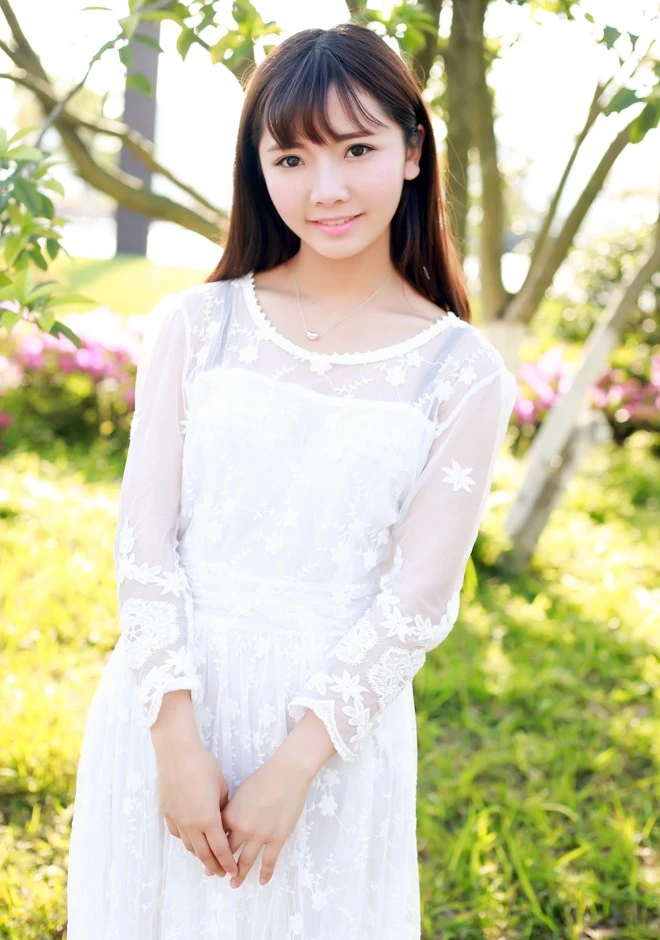 Asian bride Jingyi from Nanchang