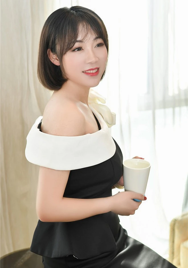Single girl Yishuang 29 years old