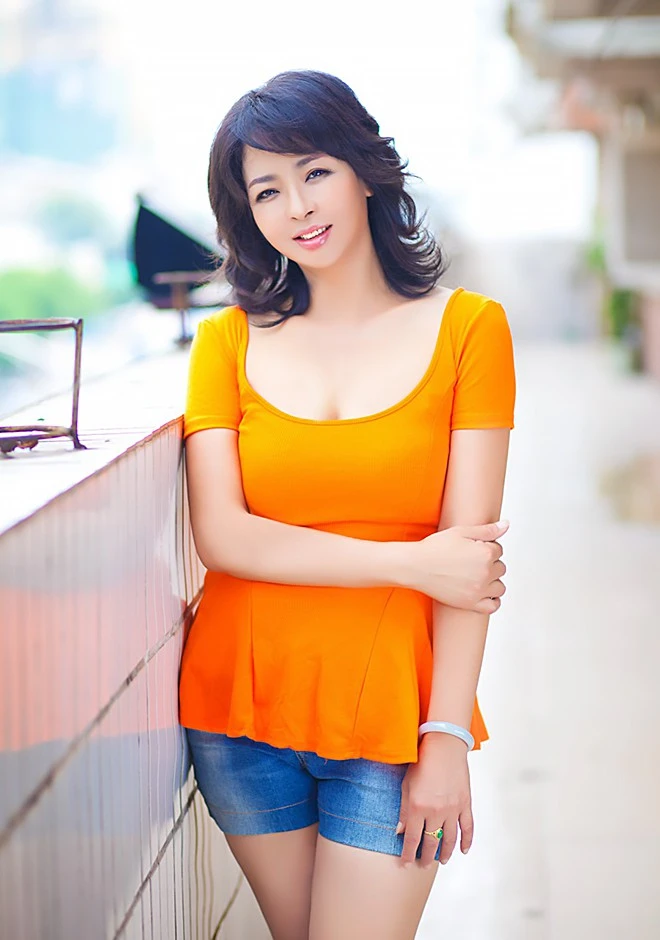 Single girl Jie 53 years old