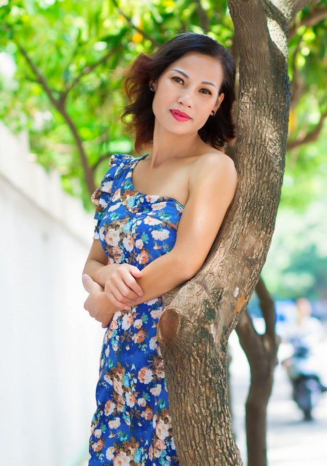 Asian bride Ying from Nanning