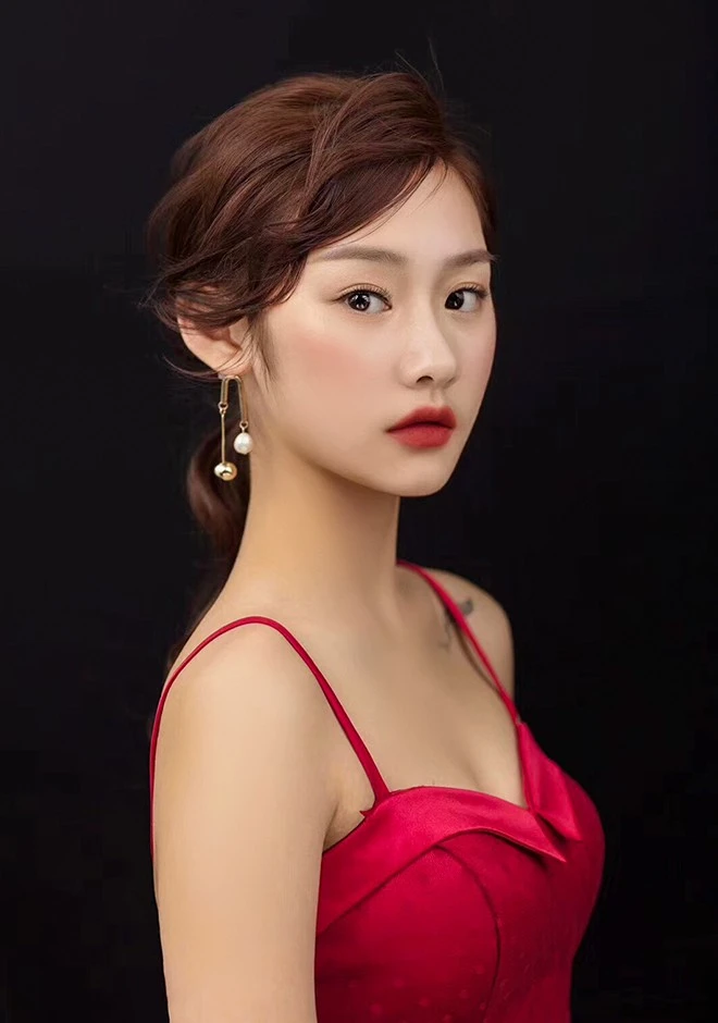 Single girl Yingjie (Linda) 25 years old