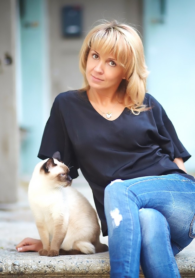 Single girl Elena 51 years old