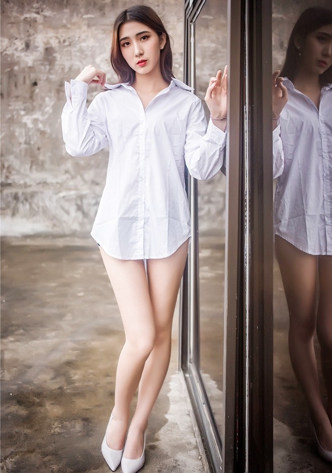 Single girl MingLi 24 years old