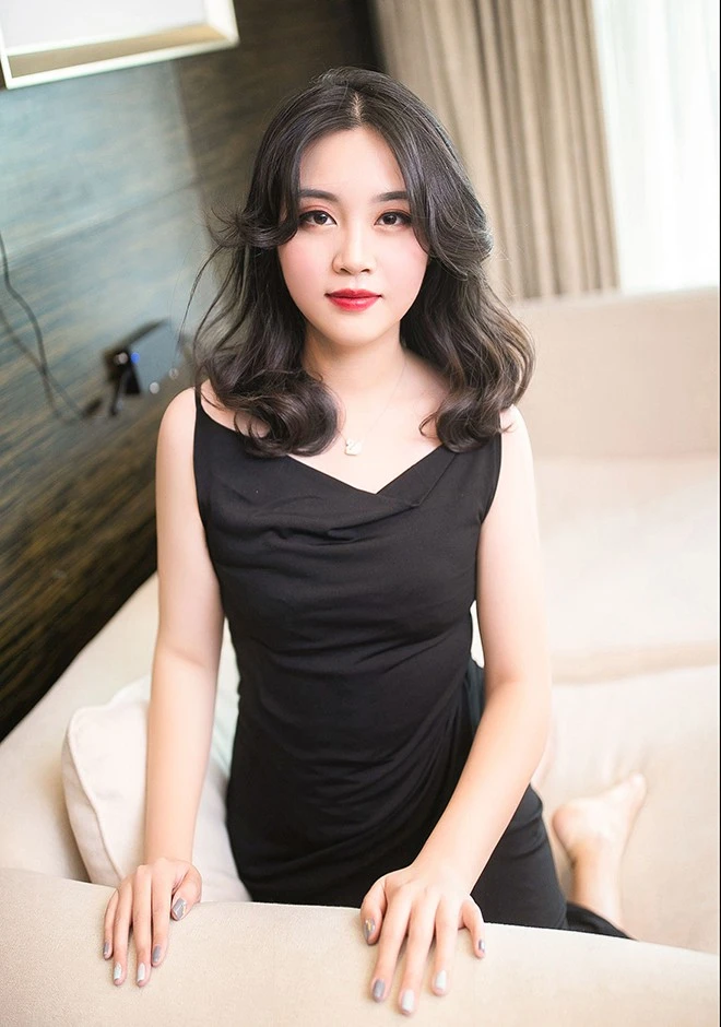 Single girl Xiaoyu 23 years old