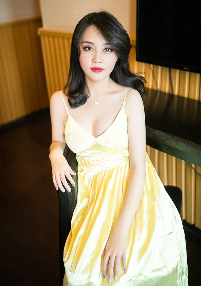 Asian bride Xiaoyu from Xinjiang
