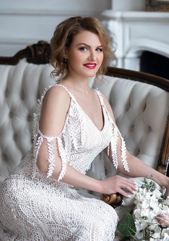 Ukrainian bride Elena from Kharkiv