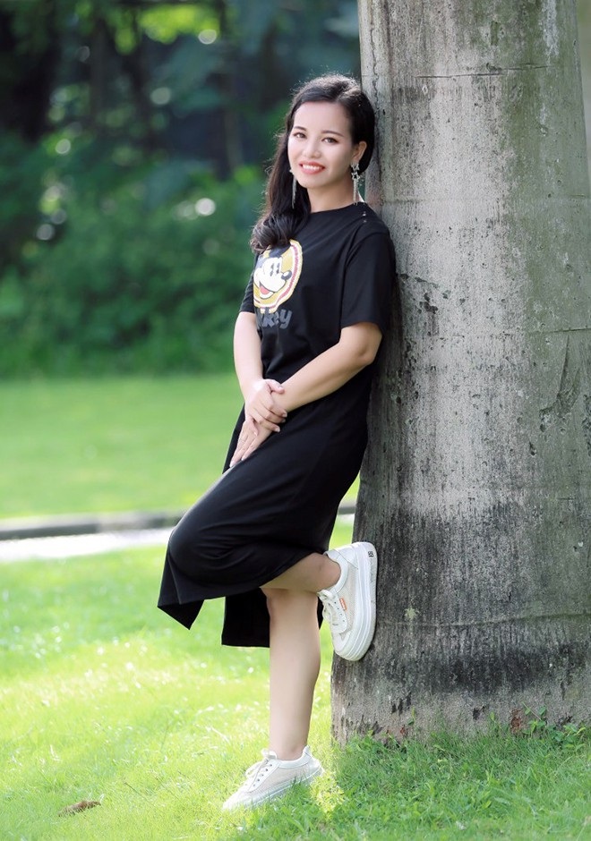 Single girl XuePing 39 years old