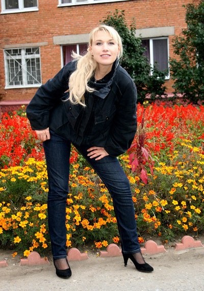 Single girl Elena 45 years old