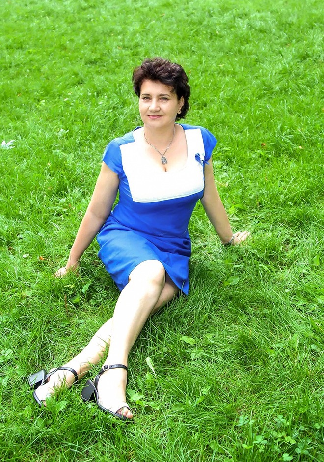 Single girl Raisa 58 years old