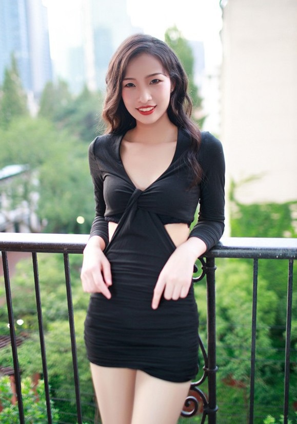 Single girl Linlin 24 years old