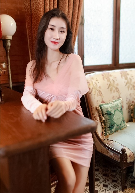 Single girl Xinyu 27 years old