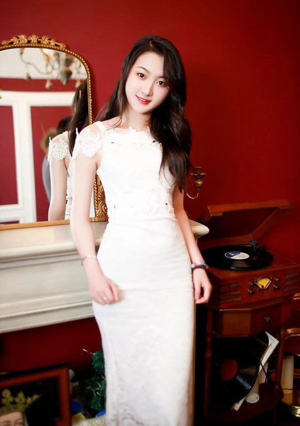 Asian bride Sinuo from Nanchang