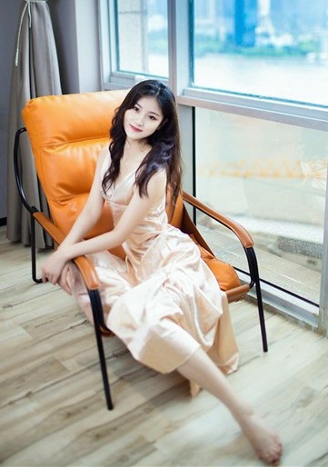 Single girl Xiaojun 24 years old