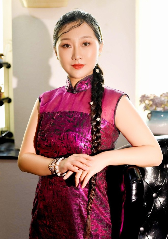Asian bride Haibo from Shenyang