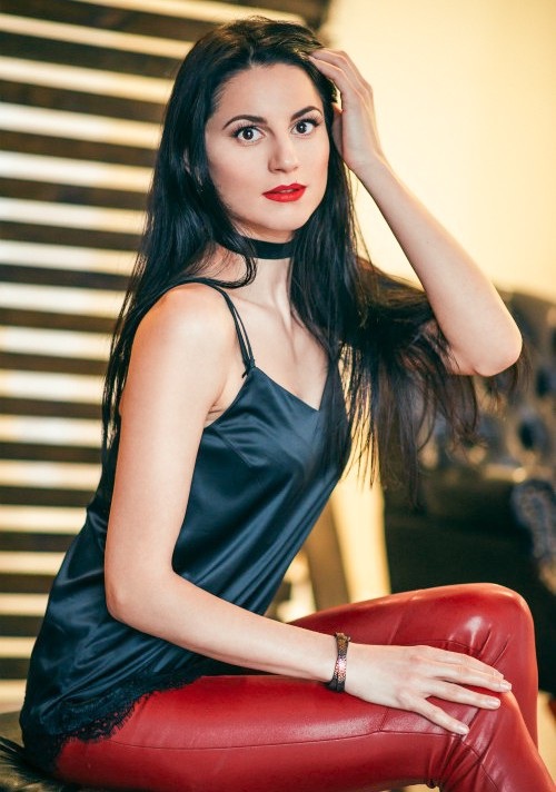 Ukrainian bride Oksana from Simferopol