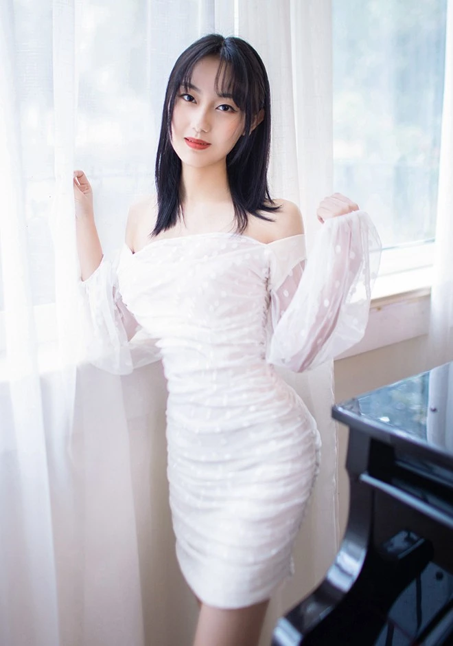 Asian bride Qianru (Ruru) from Changsha