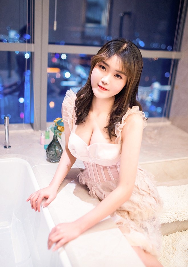 Single girl Rong (Betty) 24 years old