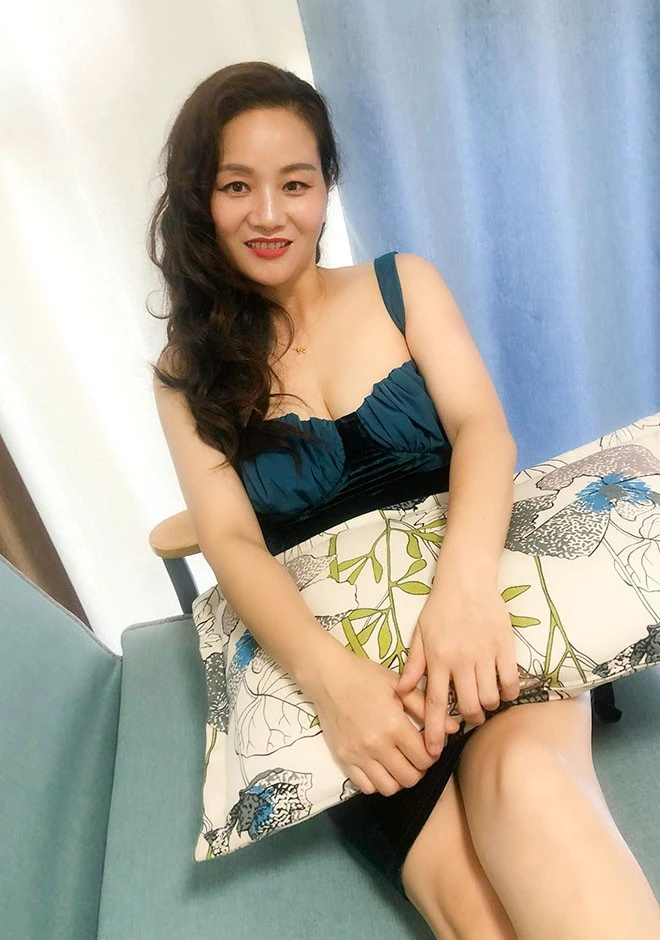 Single girl Xinping 47 years old