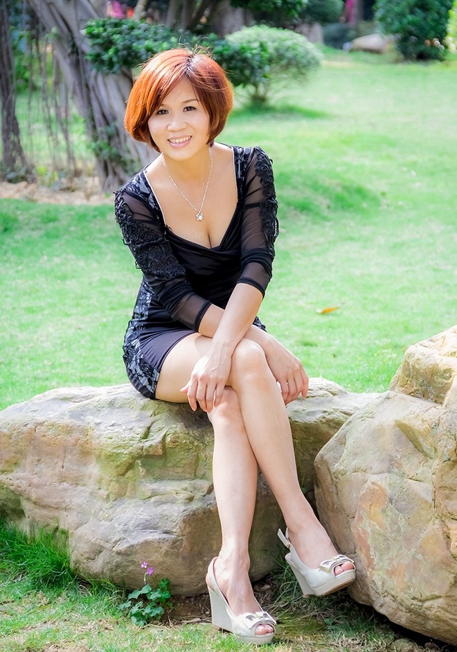 Single girl Qianying 49 years old