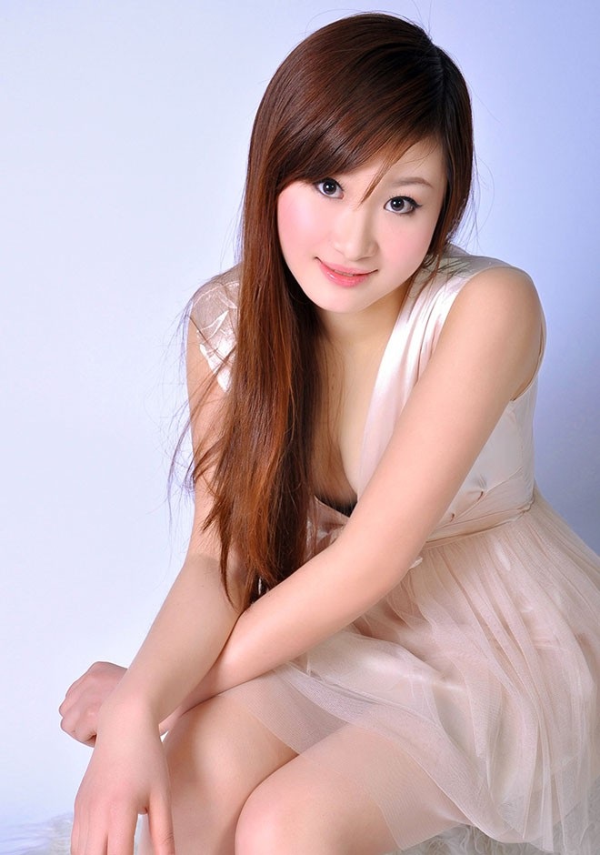 Asian bride Dujuan from Chengdu