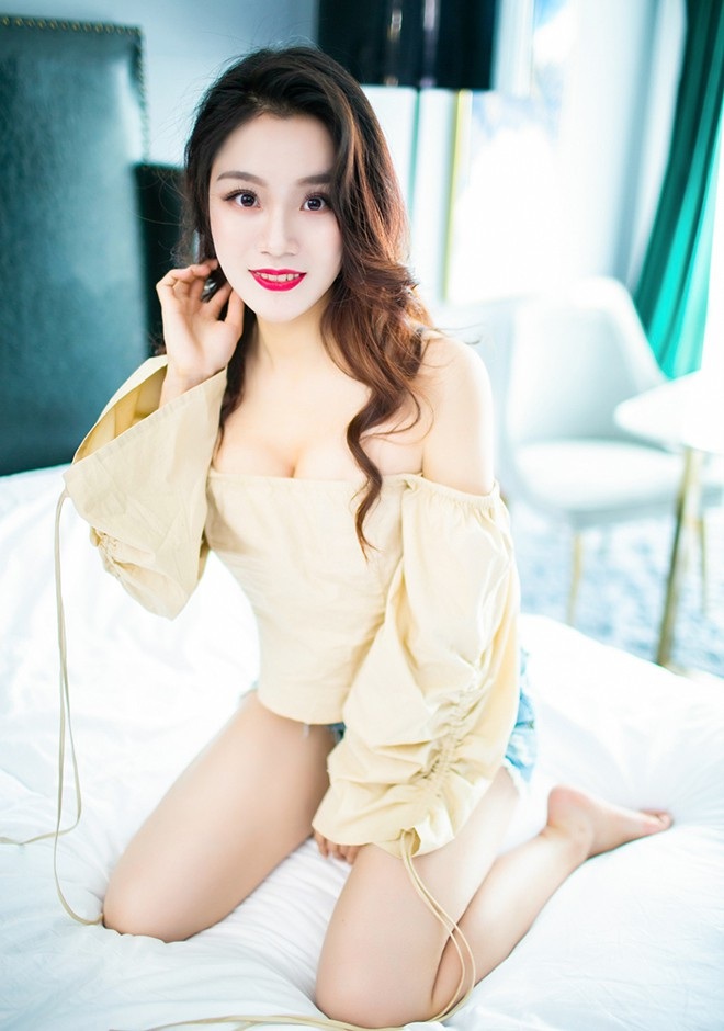 Asian bride Lin (Daisy) from Guangzhou