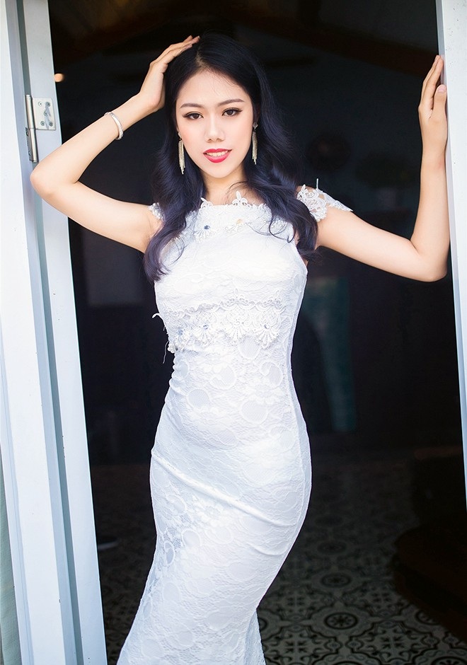 Asian bride Danfei from Hangzhou