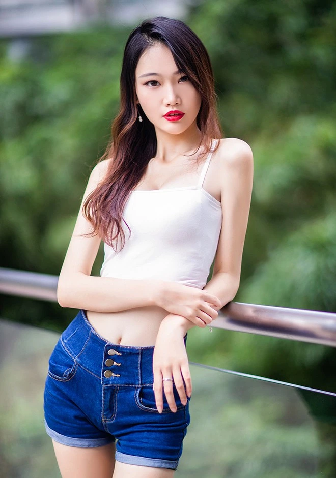 Asian bride Lifang (Lily) from Guangzhou