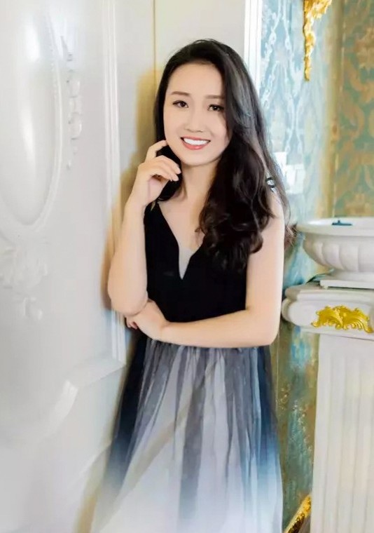 Asian bride Yingying from Shanghai