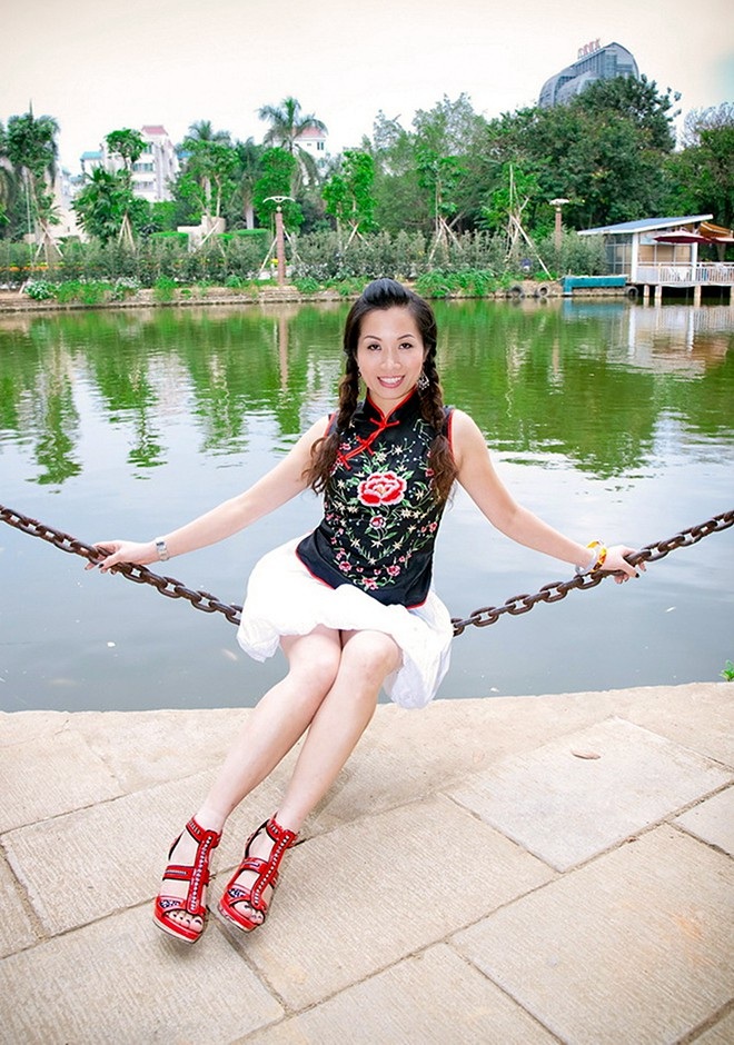 Single girl Huizhu 55 years old