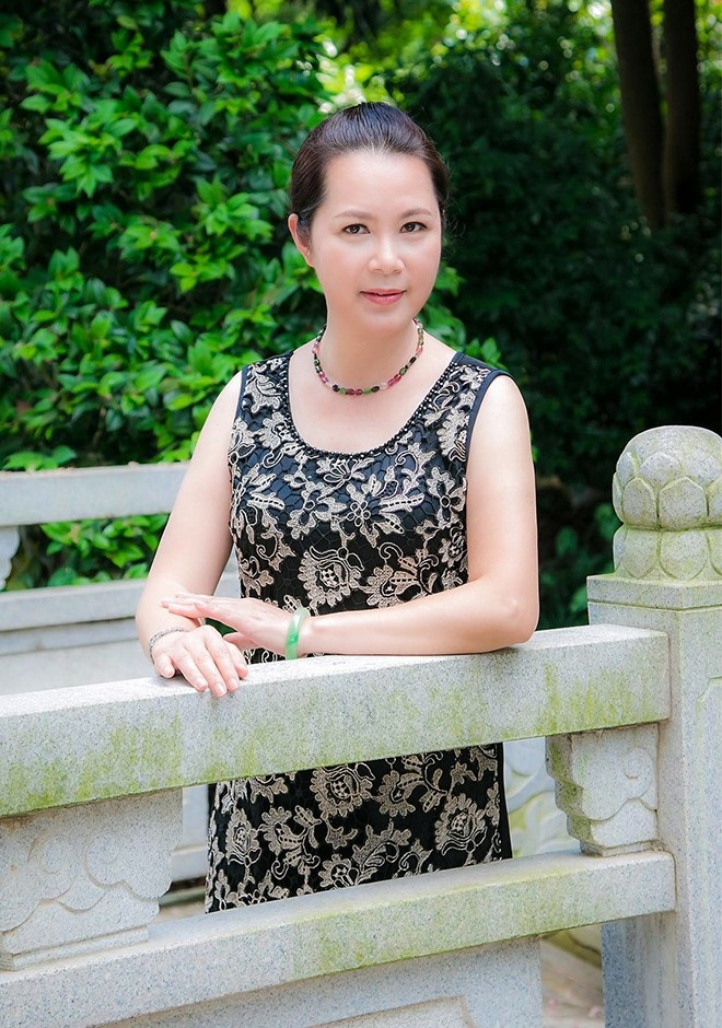 Single girl Yanjun 57 years old